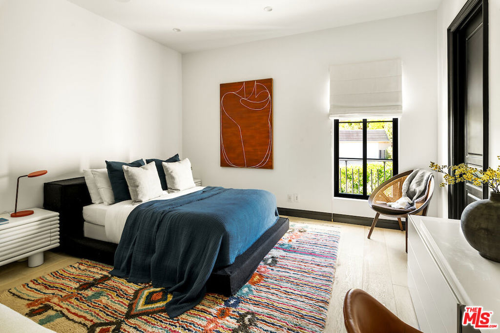 Savona Rd, Los Angeles, CA 90077