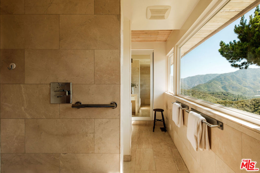 Mulholland Hwy, Calabasas, CA 91302