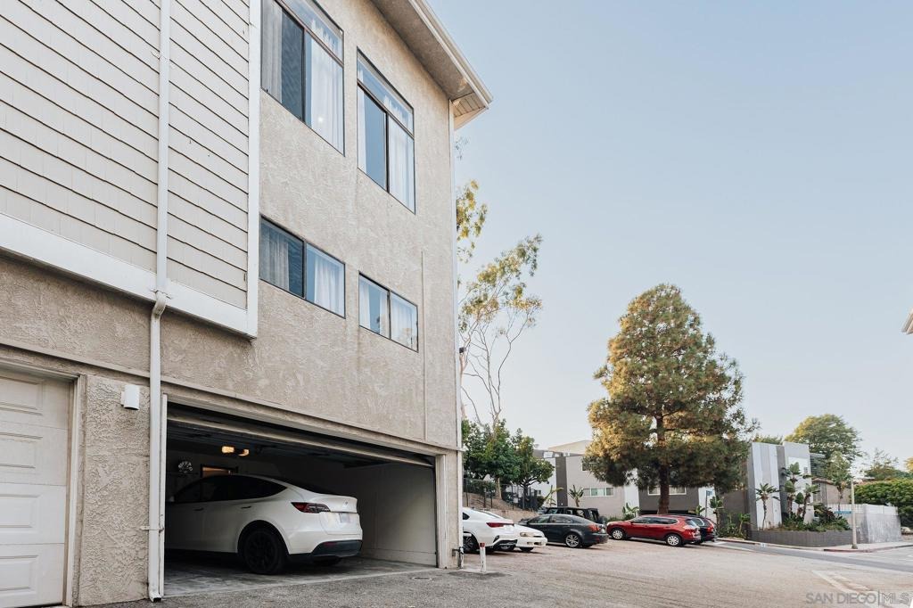 Don Lorenzo Dr, Los Angeles, CA 90008