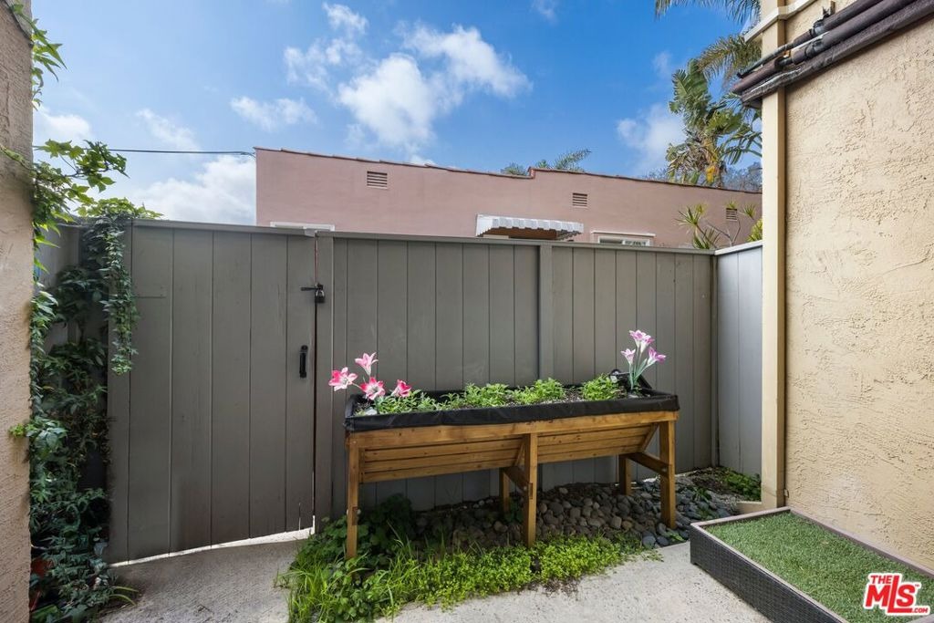 Harvard St, Santa Monica, CA 90404