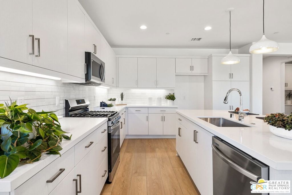 Becker St, Palm Desert, CA 92211 #1