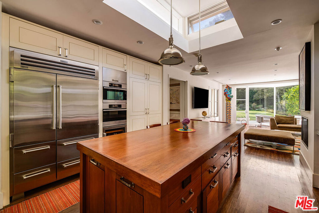 Bel Air Rd, Los Angeles, CA 90077