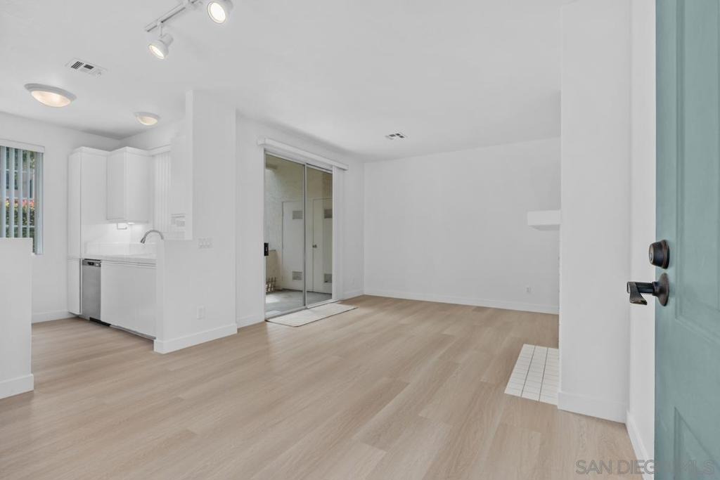 Sabre Hill Dr, San Diego, CA 92128