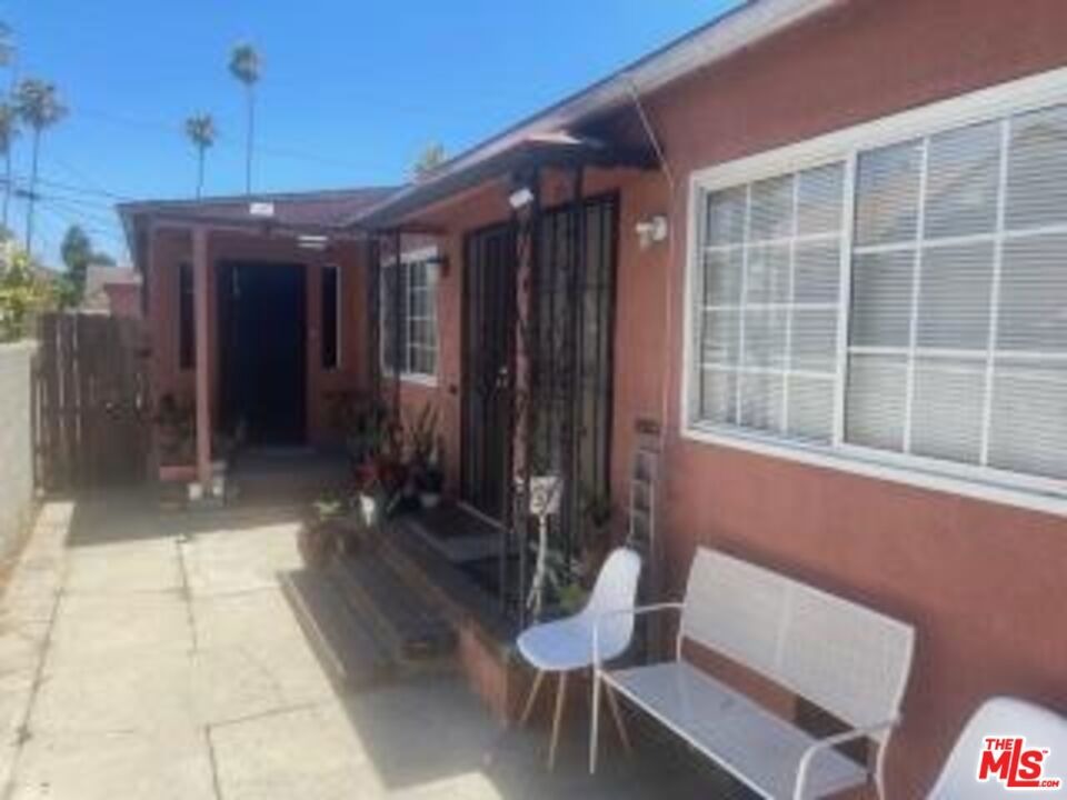 Redondo Blvd, Los Angeles, CA 90019 #1
