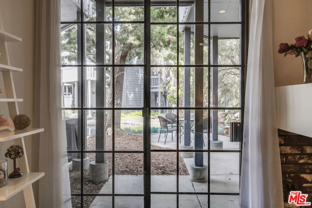 Racepoint Dr, Huntington Beach, CA 92646