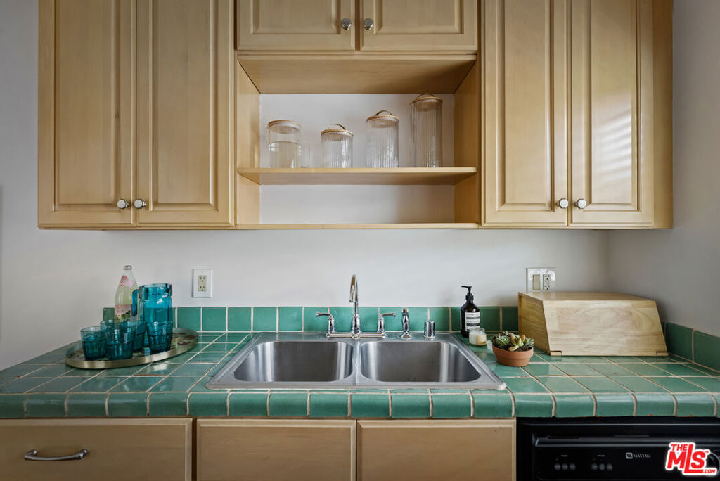 Thornton Pl, Venice, CA 90291 #1
