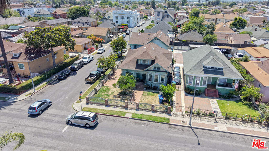 22nd St, Los Angeles, CA 90011