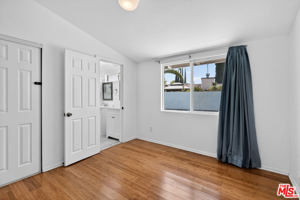 Lubao Ave, Woodland Hills, CA 91367
