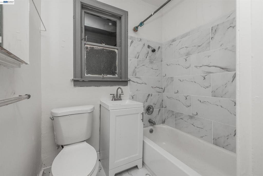 79th Ave, Oakland, CA 94605