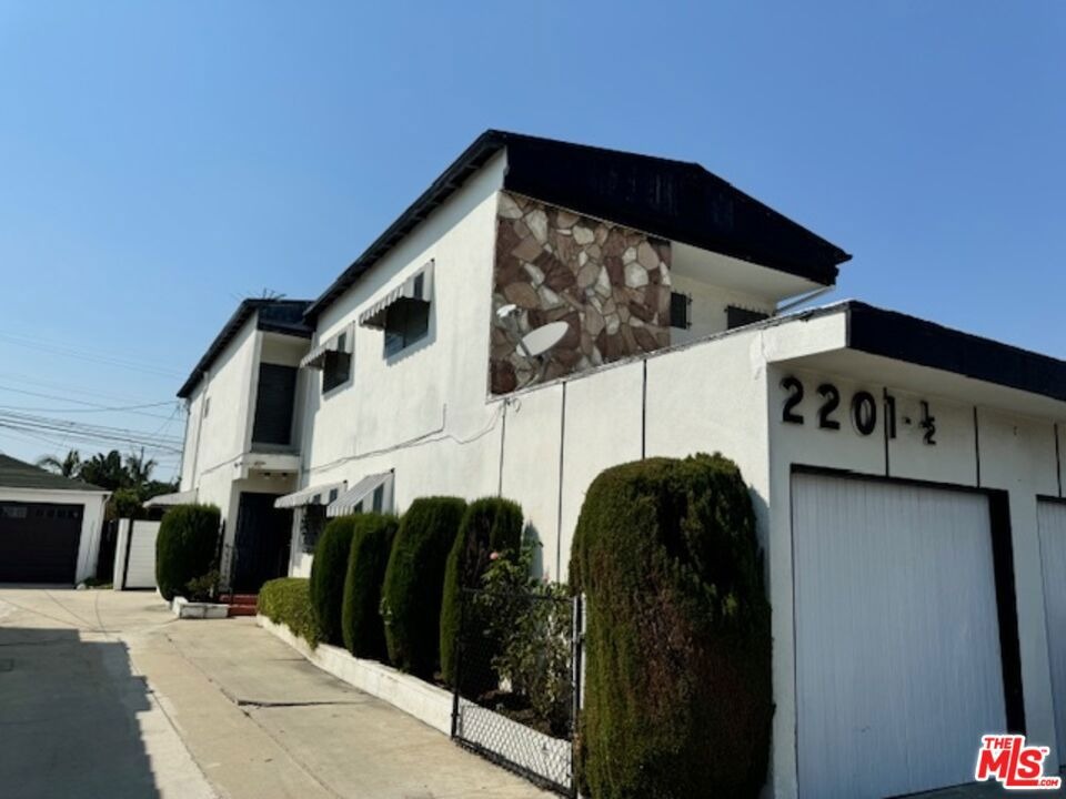 Ridgeley Dr, Los Angeles, CA 90016