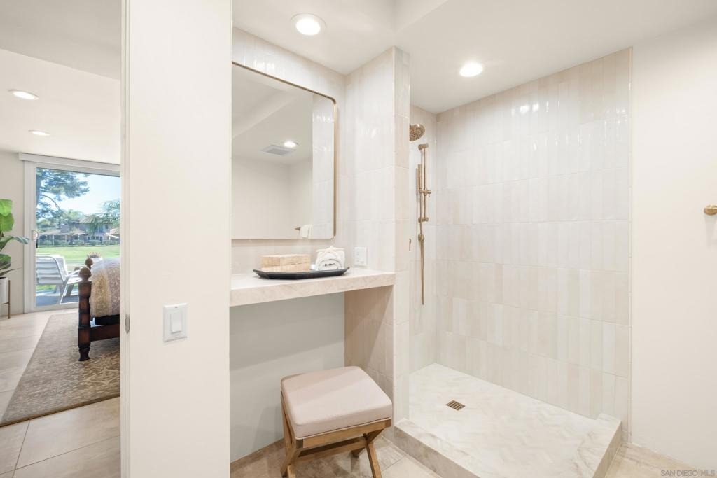 Via Coronado , Rancho Santa Fe, CA 92091