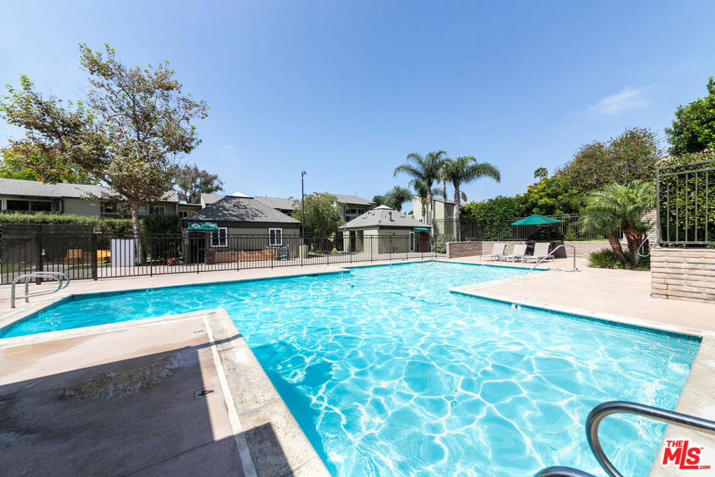 Hollow Corner Rd, Culver City, CA 90230