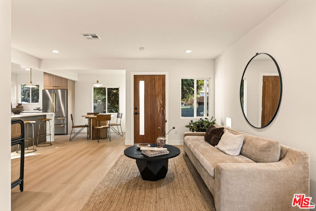Redwood Ave, Los Angeles, CA 90066 #1