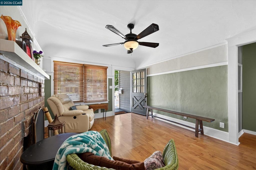 Warren St, Martinez, CA 94553
