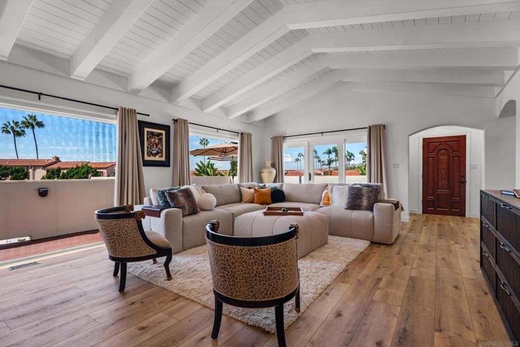 Paseo Dorado , LA Jolla, CA 92037
