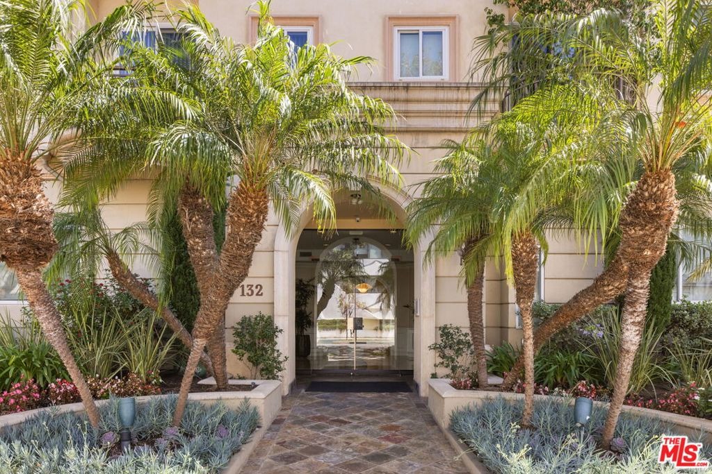 Maple Dr, Beverly Hills, CA 90212