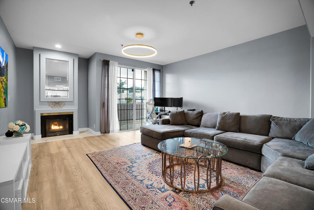 Mammoth Ave, Sherman Oaks, CA 91423