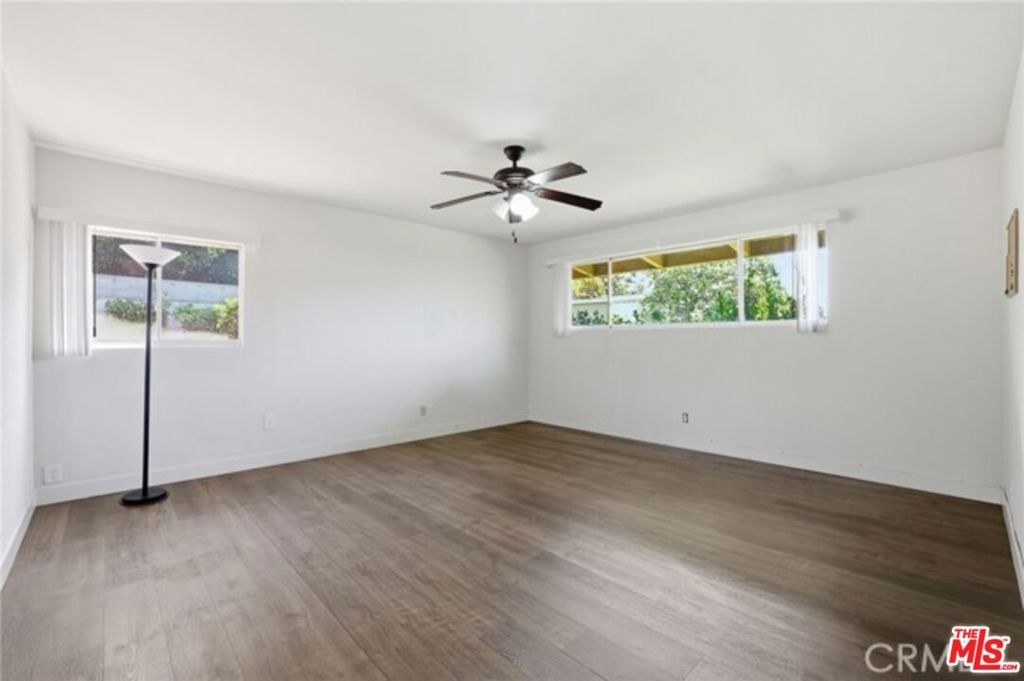 Wooster Ave, Los Angeles, CA 90056