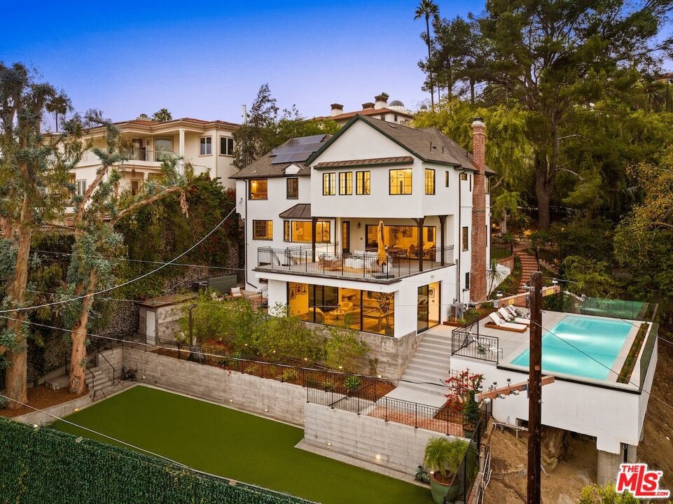 Bonvue Ave, Los Angeles, CA 90027