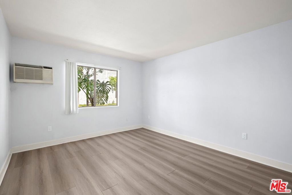 Hatteras St, Tarzana, CA 91356