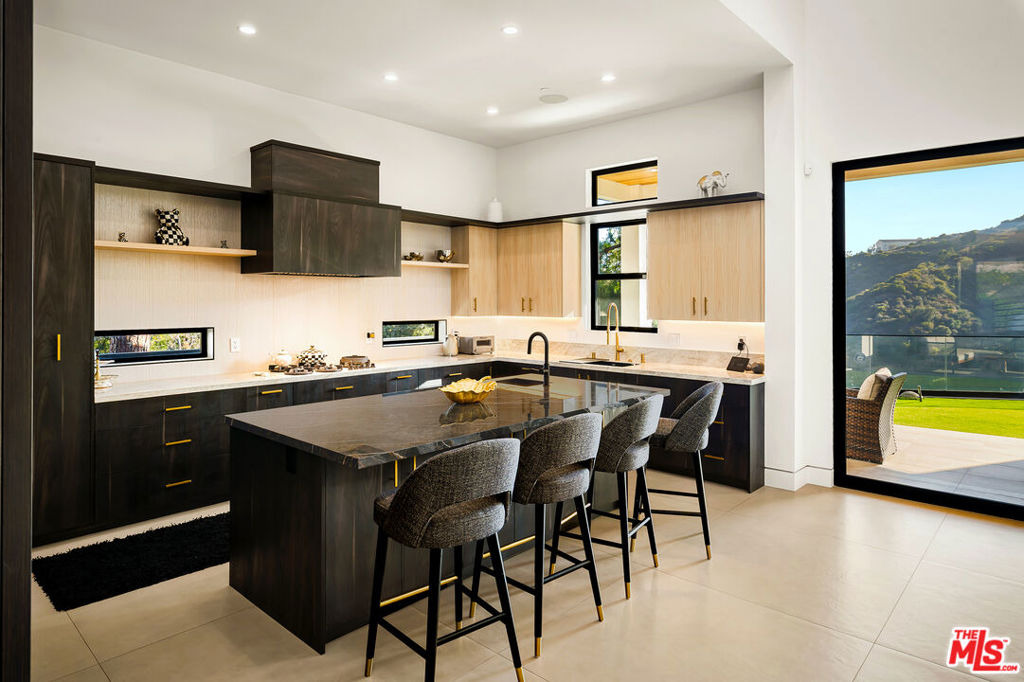 Casiano Rd, Los Angeles, CA 90049