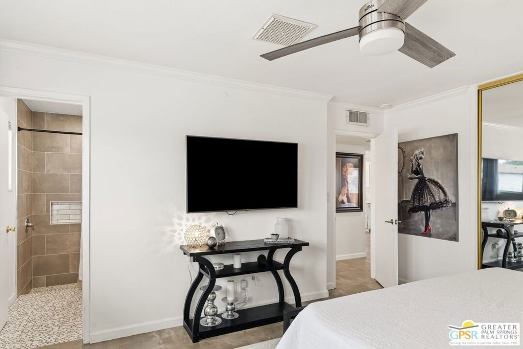 Vivian Cir, Palm Springs, CA 92262
