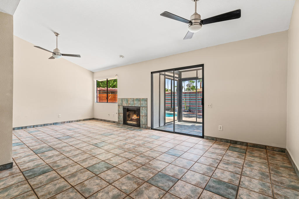 Luna Way, Palm Springs, CA 92262