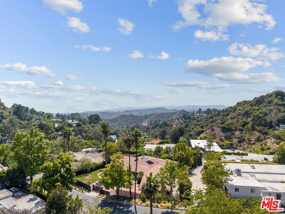 Evelyn Pl, Beverly Hills, CA 90210