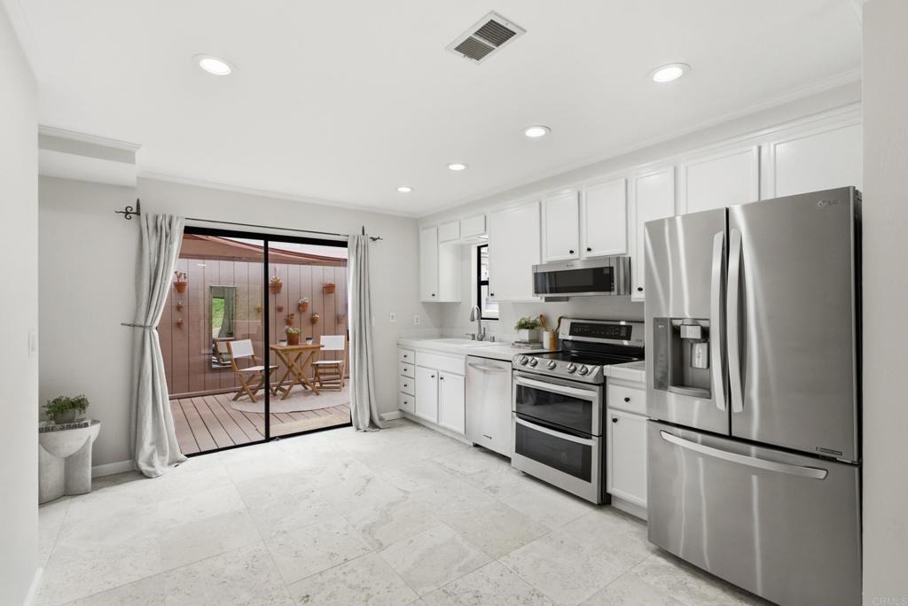 Ariane Dr, San Diego, CA 92117 #1