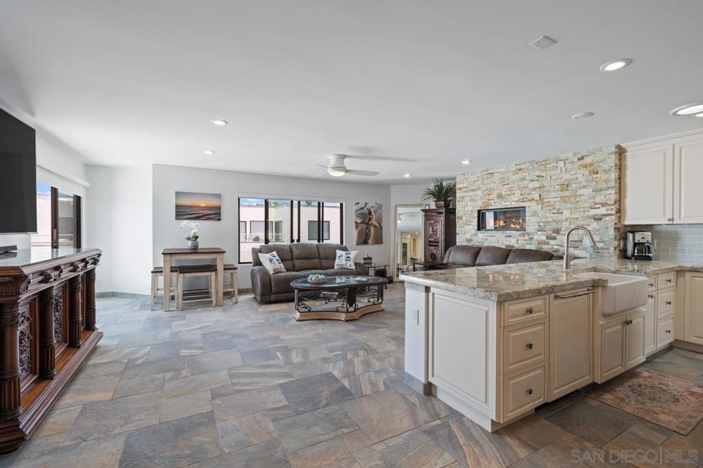 Coast Blvd, LA Jolla, CA 92037