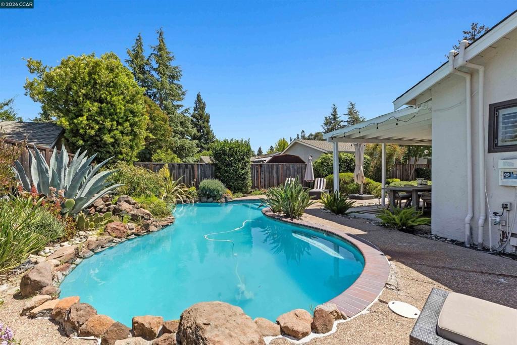 Minert Rd, Walnut Creek, CA 94598