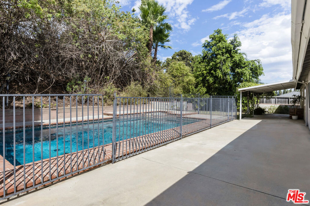 Royal Ridge Rd, Sherman Oaks, CA 91403 #1