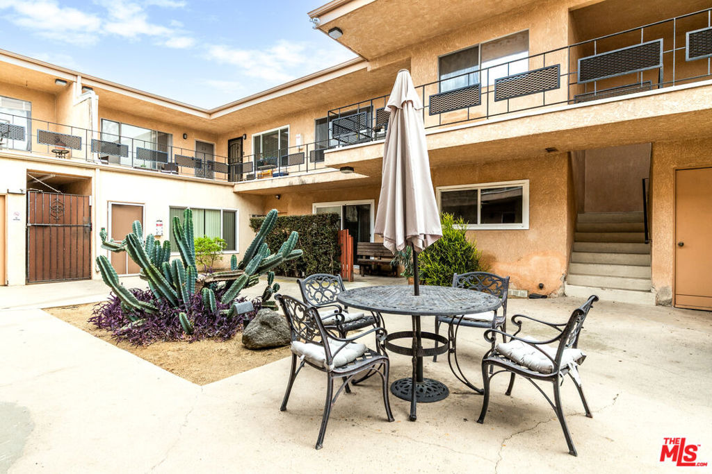 Corteen Pl, Valley Village, CA 91607 #1