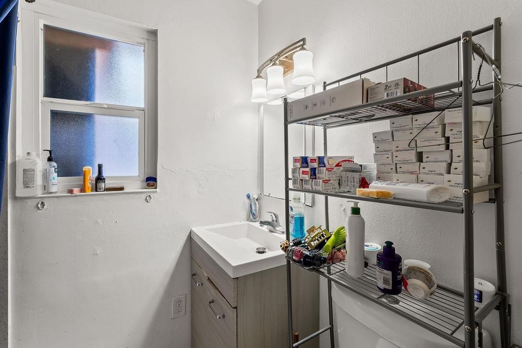Dutton Ave, Santa Rosa, CA 95407