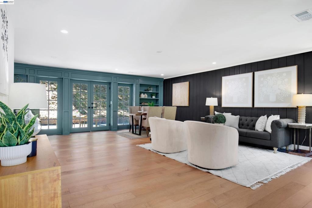 Via Floreado , Orinda, CA 94563