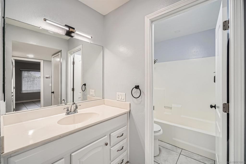 Diamond Way, Vista, CA 92083
