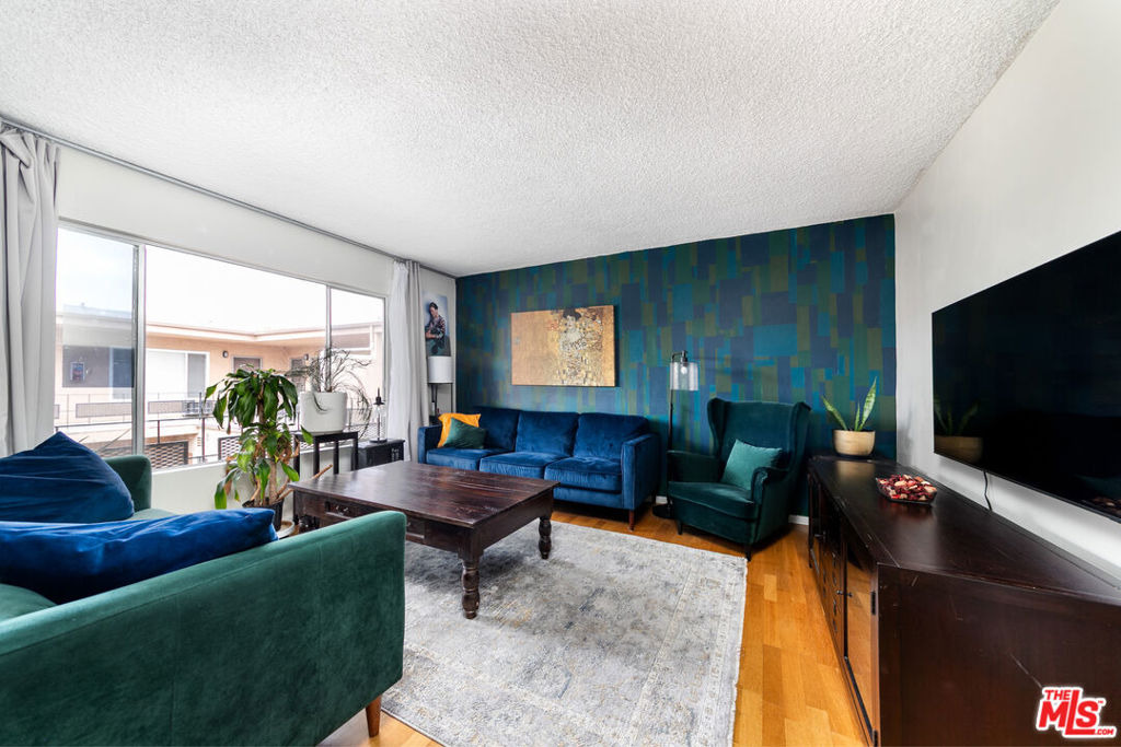 Corteen Pl, Valley Village, CA 91607