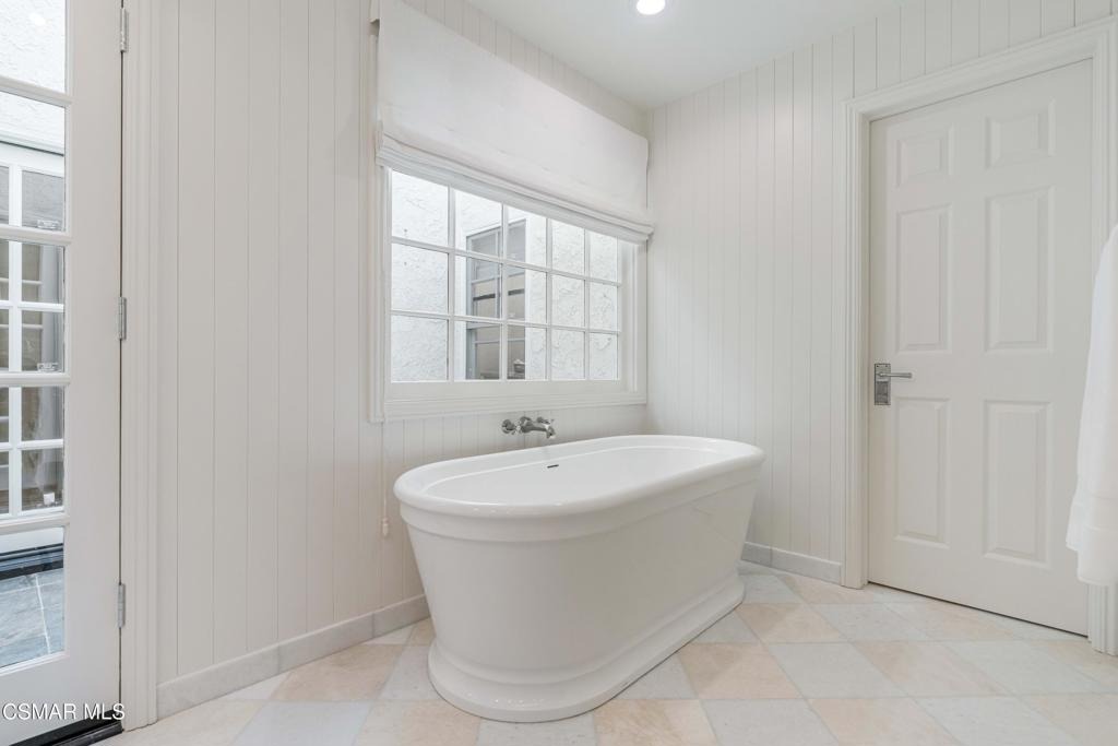 Walker Cup Cir, Westlake Village, CA 91362