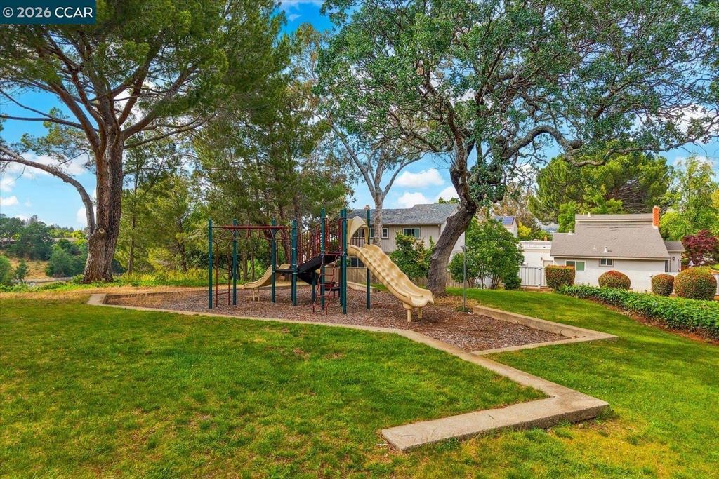 MT Dell Dr, Clayton, CA 94517