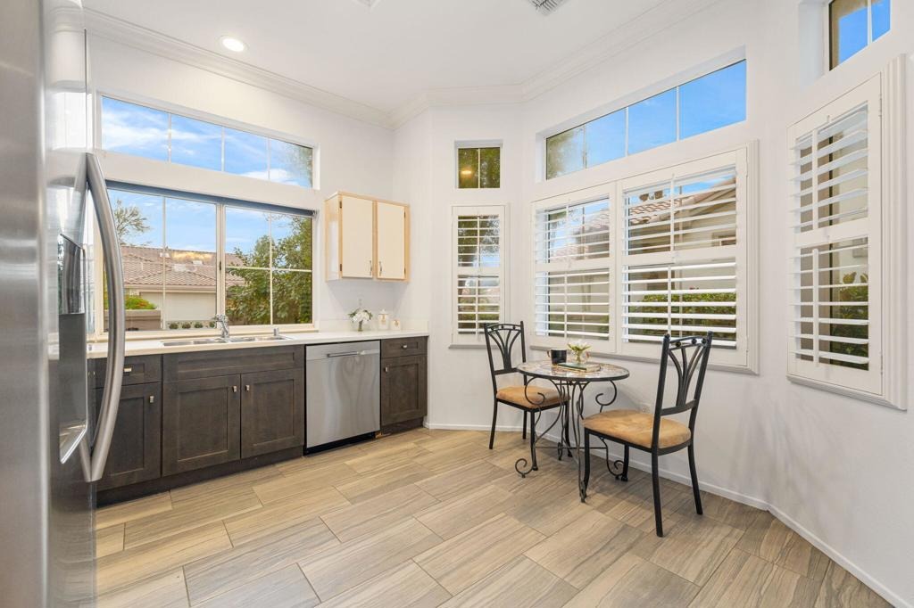 Silent Dr, Palm Desert, CA 92211