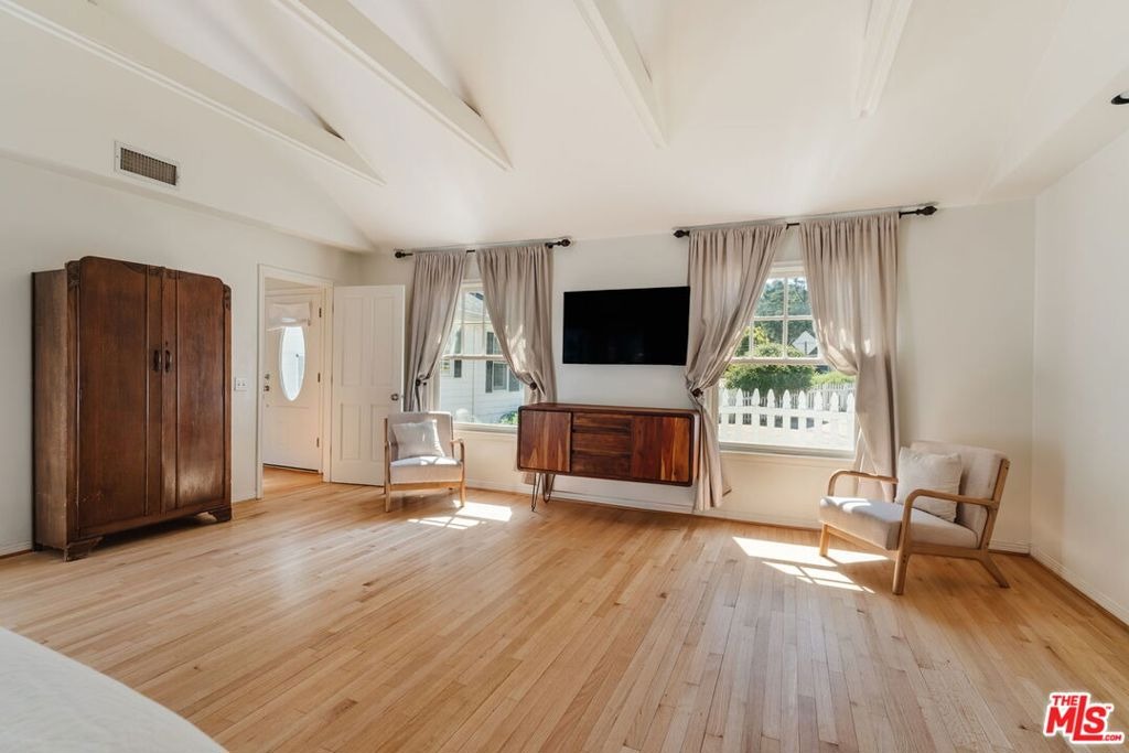 Bonnell Dr, Topanga, CA 90290