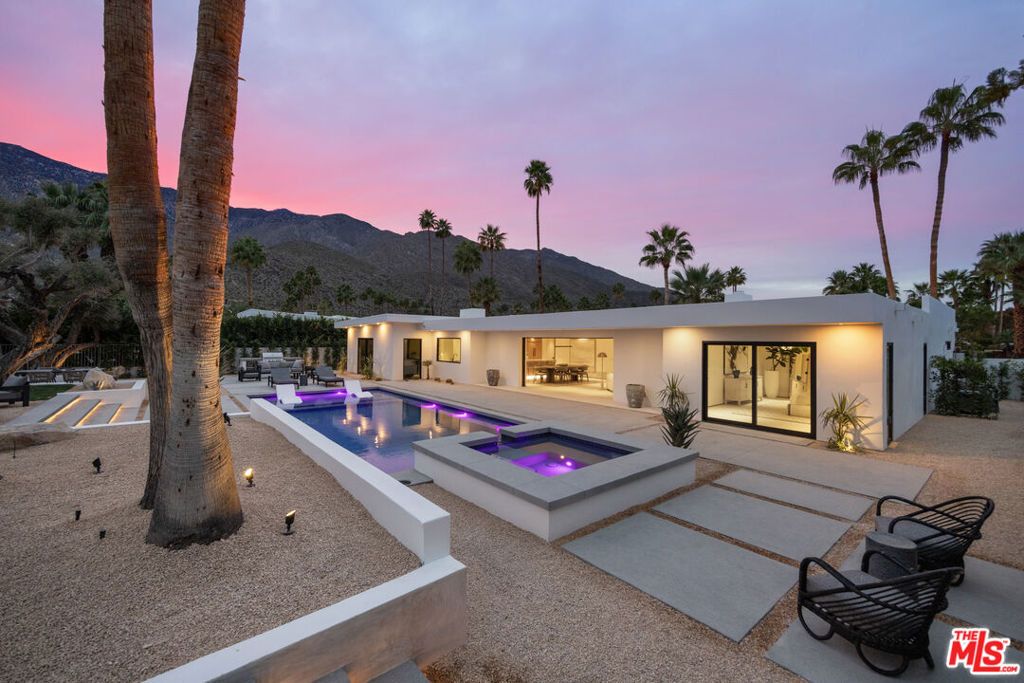 Santiago Way, Palm Springs, CA 92264