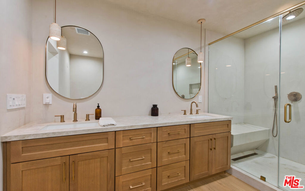 Oakdale Ave, Woodland Hills, CA 91367 #1