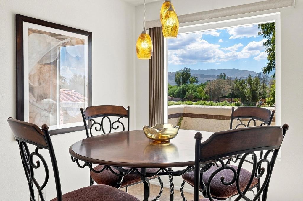 Vista Lago Dr, Palm Desert, CA 92211