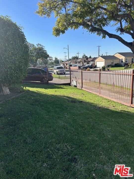 Daleside Ave, Hawthorne, CA 90250