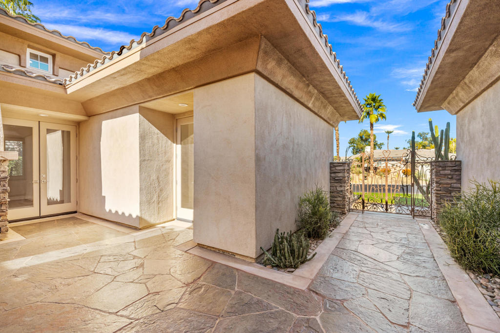 Oakmont Dr, Rancho Mirage, CA 92270