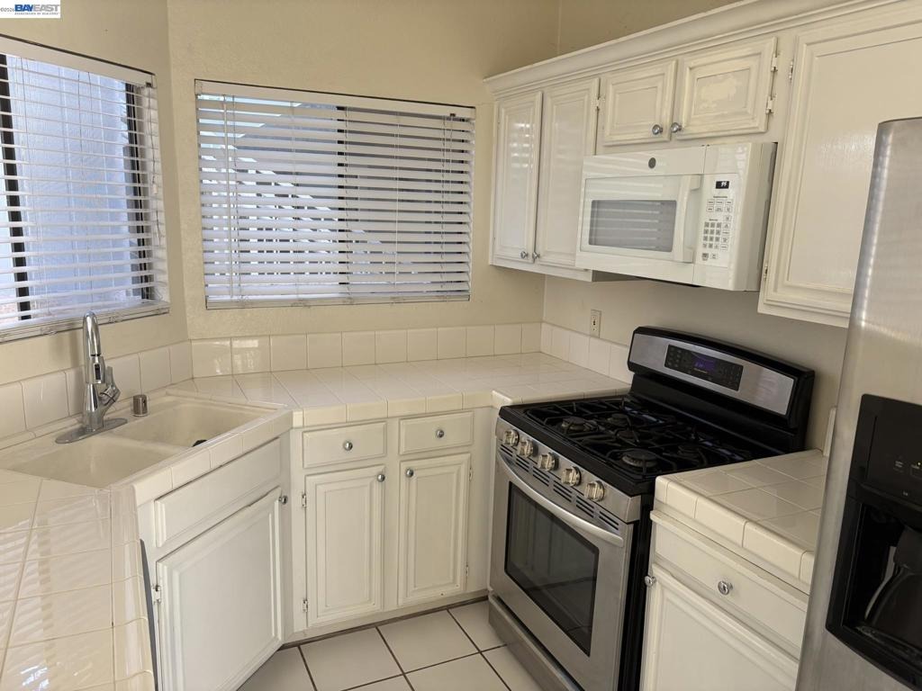 Oakwood Ter, Fremont, CA 94536