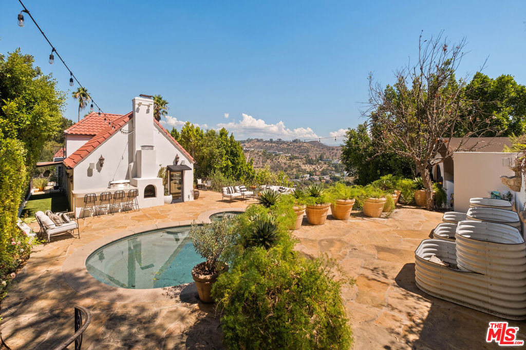 Mannix Dr, Los Angeles, CA 90046