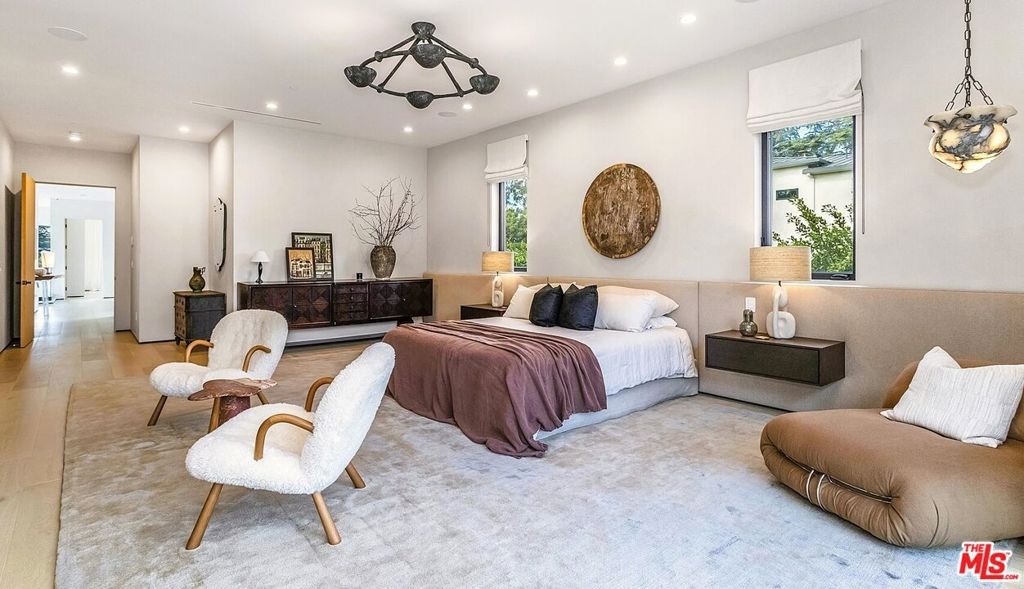 Medio Dr, Los Angeles, CA 90049