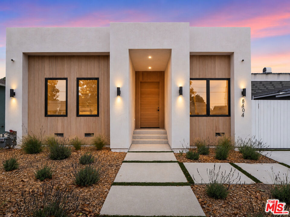 Gonzaga Ave, Los Angeles, CA 90045